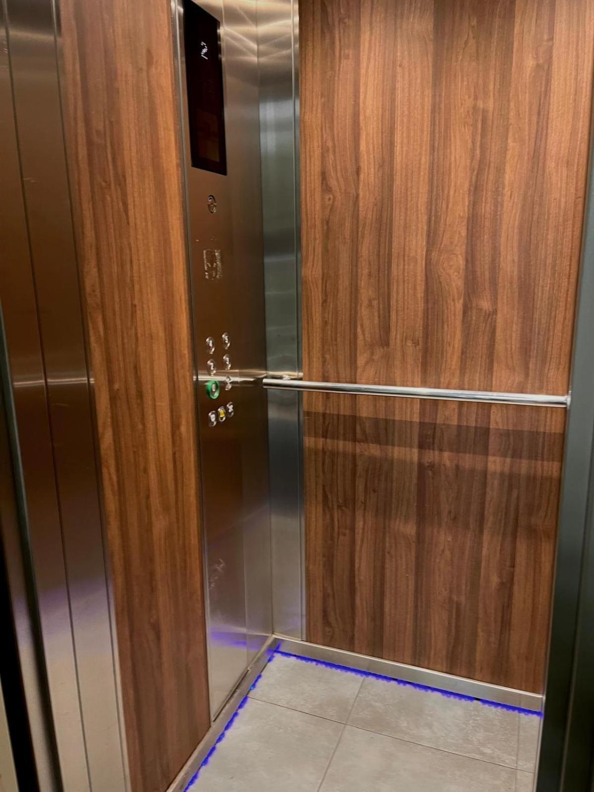 Special 1 Bed Room Condo Warszawa Center Екстер'єр фото