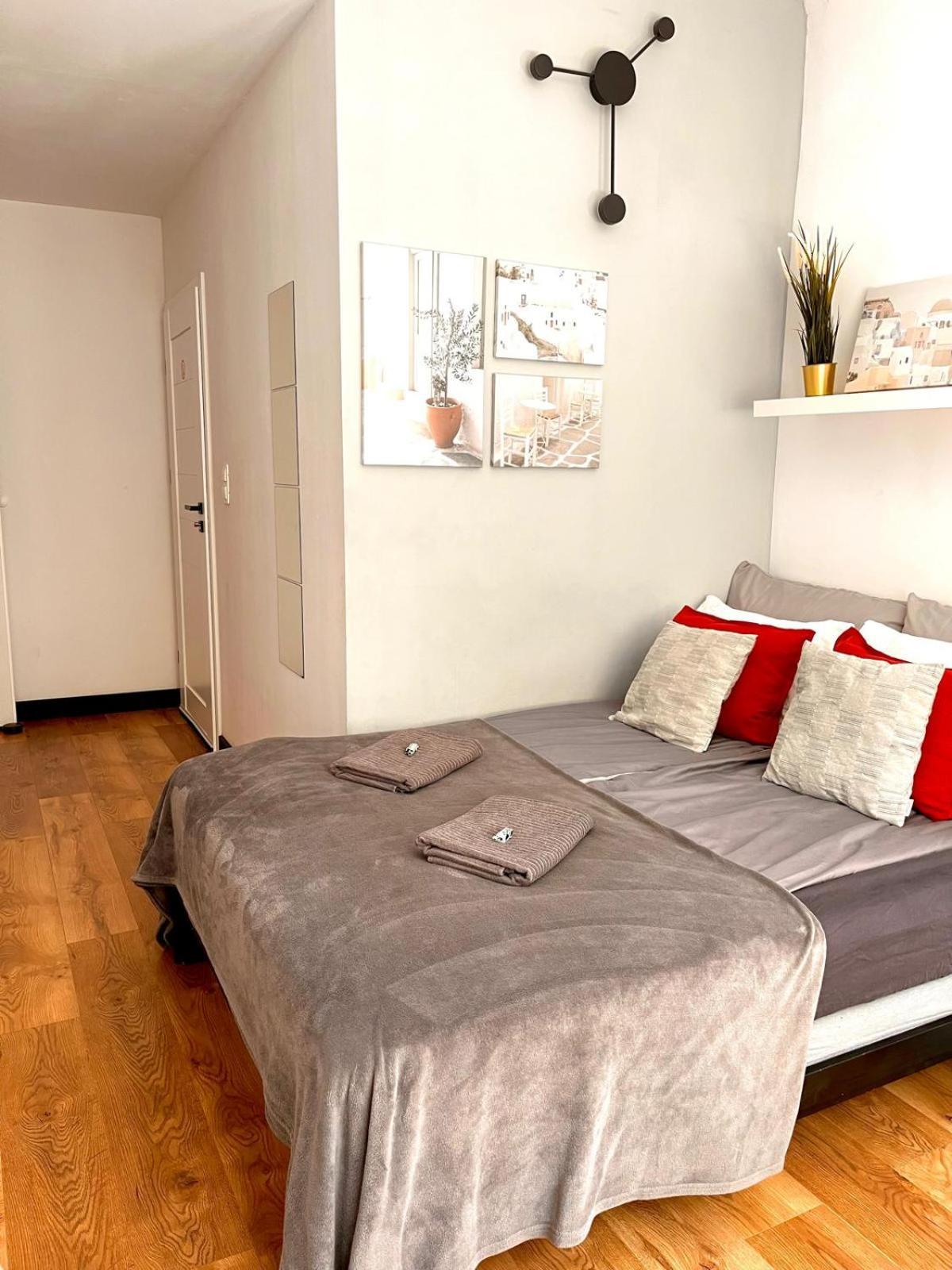 Special 1 Bed Room Condo Warszawa Center Екстер'єр фото